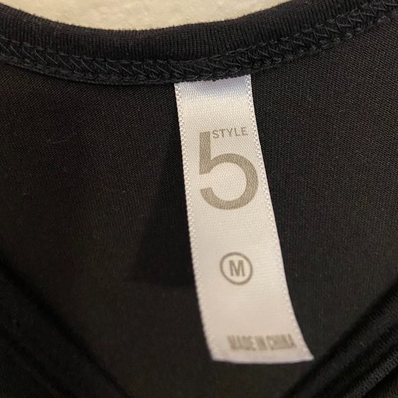 Stylish Black Sleeve Bodysuit - Picture 3 of 3